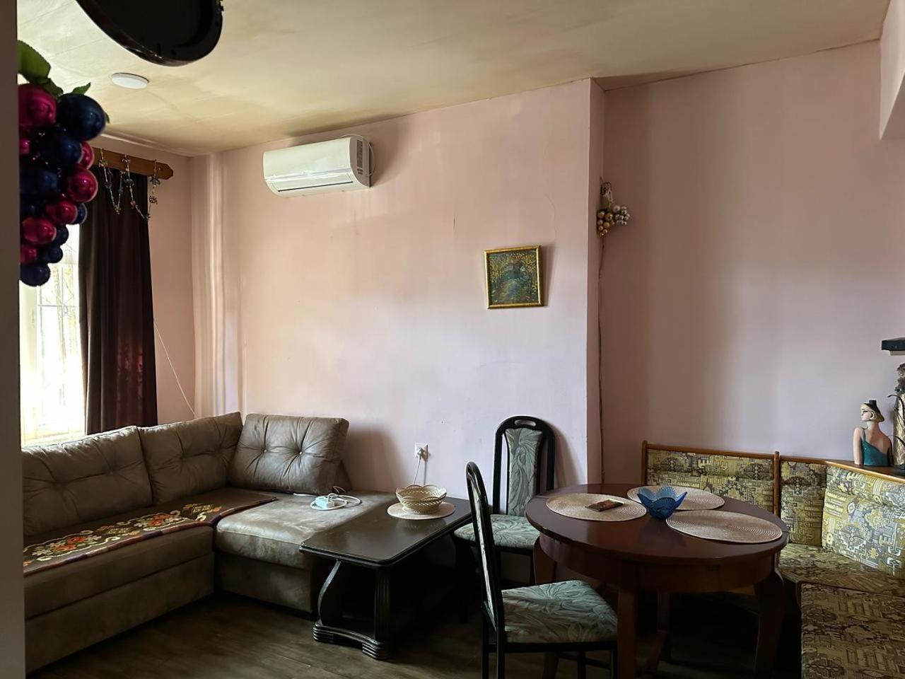 Historical Apartment In City Center ティビリシ エクステリア 写真